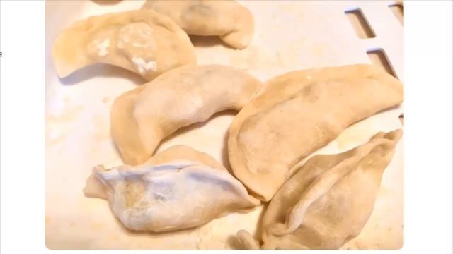 «Вкуснее пельменей».Как американец первый раз «лепил» вареники с картошкой (рассказывает американец