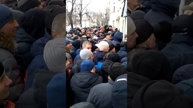 Очередь за справками на водительское удостоверение в Воронеже