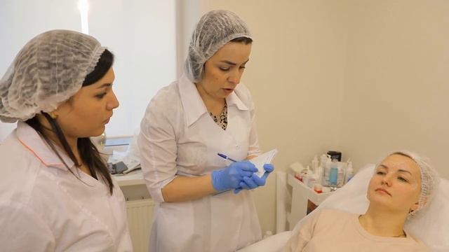 ФРАГМЕНТ ОФФЛАЙН УРОКА . БОТУЛИНОТЕРАПИЯ И ВВЕДЕНИЕ БОТУЛОТОКСИНА И В КРУГОВУЮ МЫШЦУ ГЛАЗА.