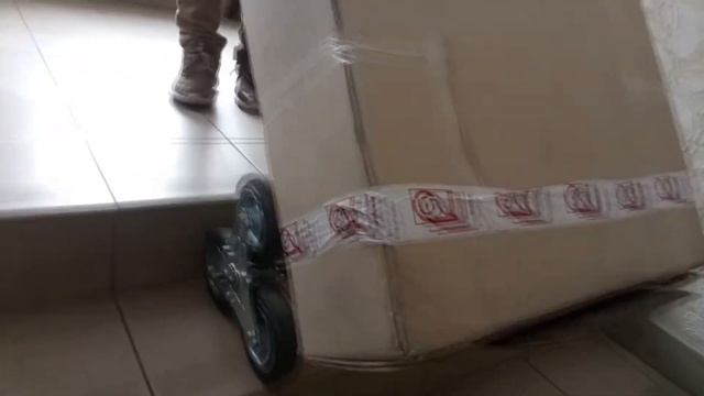 Тележка для лестниц с тройными колесами