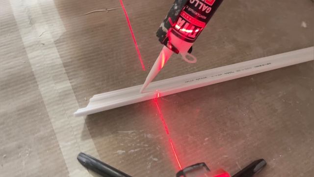 Хочу Ремонт - Как мы клеили молдинги.MP4