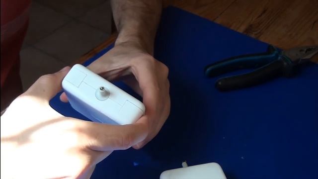 RM4  - Ouvrir le MagSafe (chargeur MacBook)