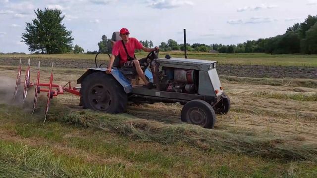 Обновка для трактора купив граблі гребем сіно швагрові.