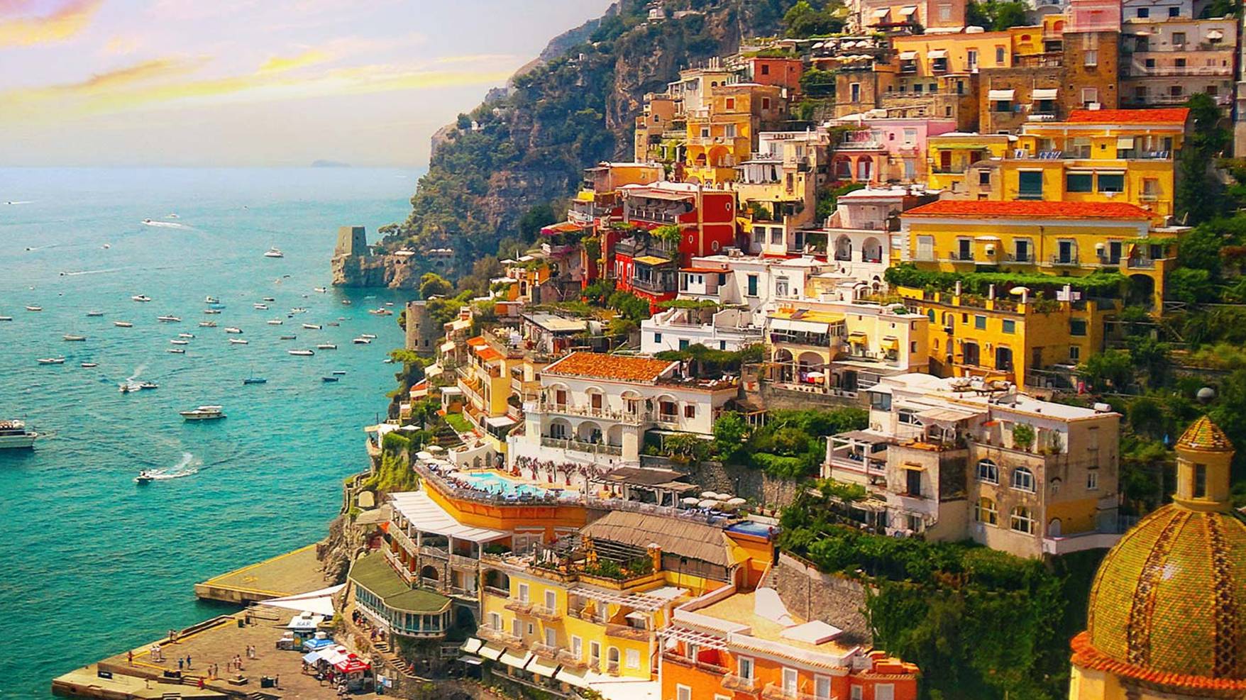 Красота Амальфи (Amalfi) — прекрасный приморский город у Салернского залива. Вечерняя прогулка