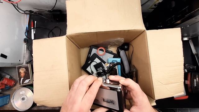 Вот ЭТО ЯЩИК на СВАЛКЕ! Принес винтажный Walkman и читалки Kindle! | Мои находкb в Германии
