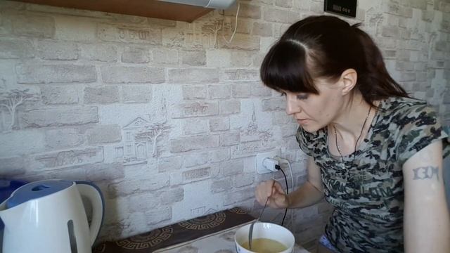 Живу день на 100 рублей .