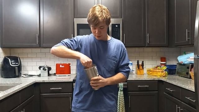 Homemade Milkshake Review Mondays: Häagen-Dazs White Chocolate Raspberry Truffle