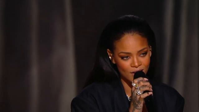 Rihanna, Kanye West & Paul McCartney - FourFiveSeconds (Live at the 57th Grammy Awards)
