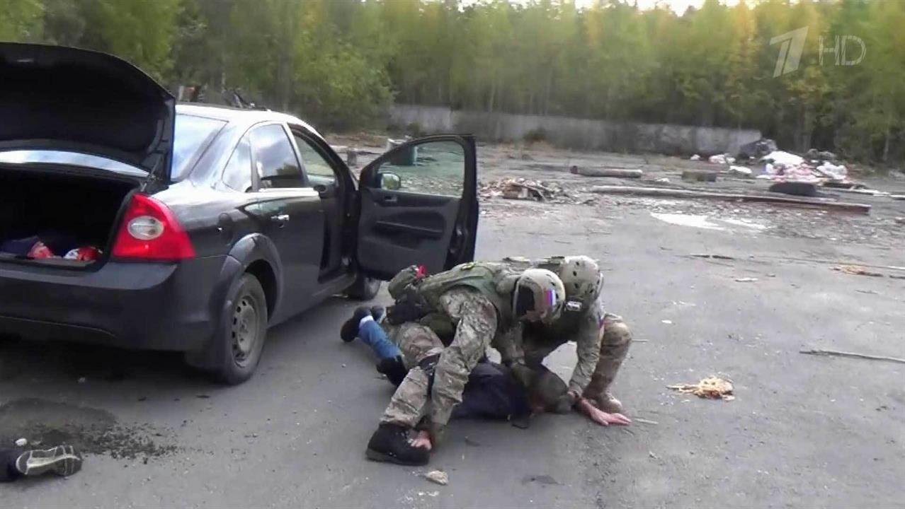 Сотрудники ФСБ пресекли деятельность межрегиональной преступной группы которая занималась изгото...