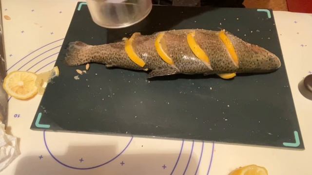 Запечённая форель , быстро и вкусно.