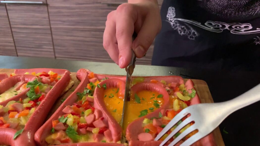 ??РОМАНТИЧЕСКИЙ ОМЛЕТ С СОСИСКАМИ??
