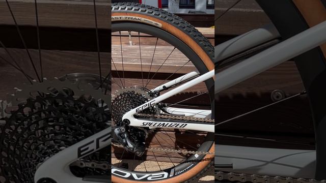 Велосипед горный Specialized Epic Pro
цвет GLOSS ABALONE/SATIN BLACK BR