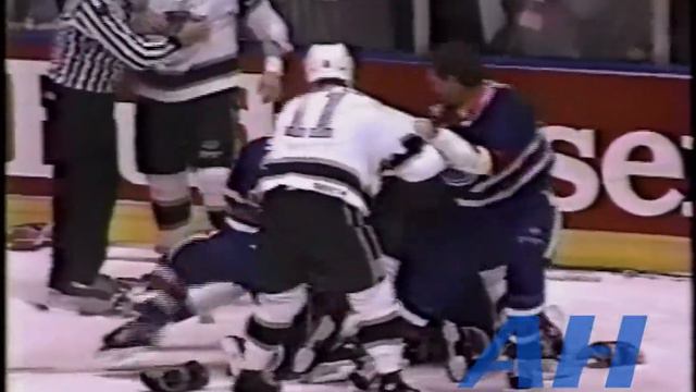 NHL Feb. 28, 1990 Los Angeles Kings v Edmonton Oilers (melee) Marty McSorley v Esa Tikkanen