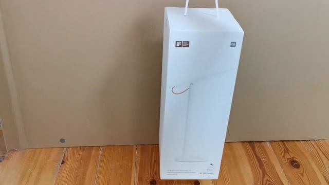 Распаковка  Настольная лампа Xiaomi Mi LED Desk Lamp 1S MUE4105GL