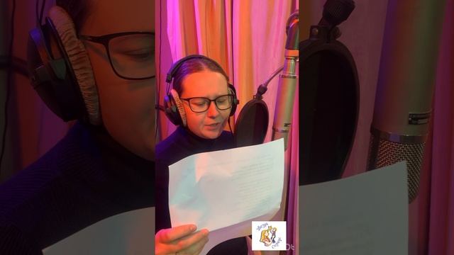 Гимн Центра Звезда Сириус поют дети, родиьтели и педагоги