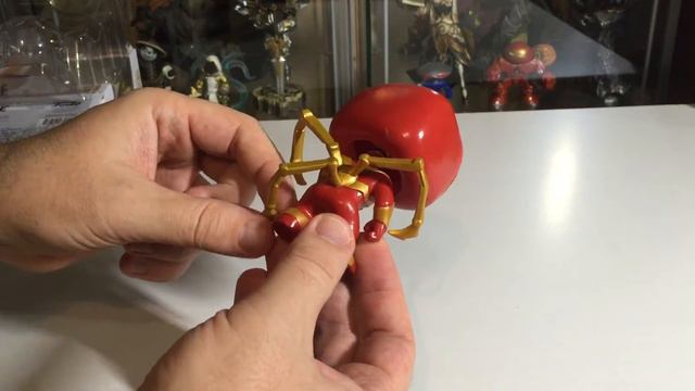 Обзор фигурки Funko POP Железный Паук - вселенная Марвел