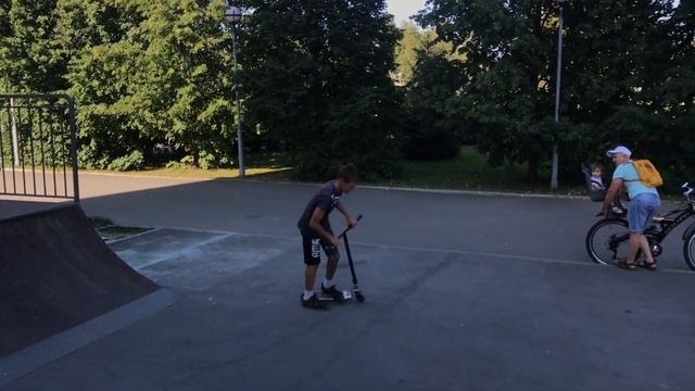 ДАЮ ПРИЗЫ ЗА ТРЮКИ НА САМОКАТЕ!