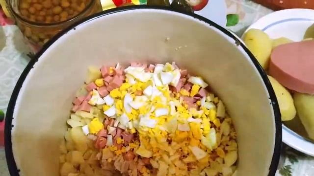 Готовлю вкусный Салат ОЛИВЬЕ на Новый Год/Готовимся к Празднику/В ожиданни подарков и зимнего чуда