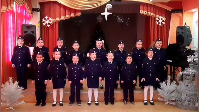 Хор кадетов 1 класса (преподаватель - Черныш Валентина Александровна).