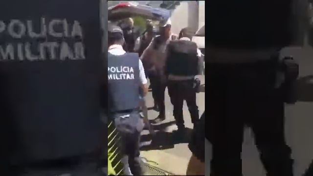 Немогут девушку арестовать