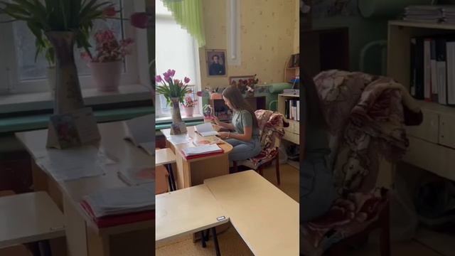 Видео - поздравление всех сотрудников д/с "Журавлик" с 8 Марта 2024 год.