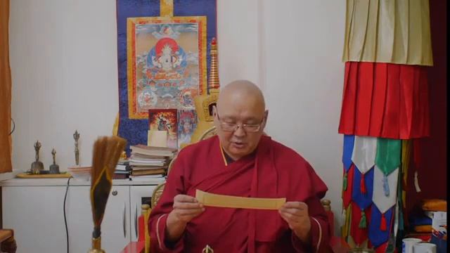 Монах будист читает мантры на рождество! 4праздника Буды.Budha Christmas.