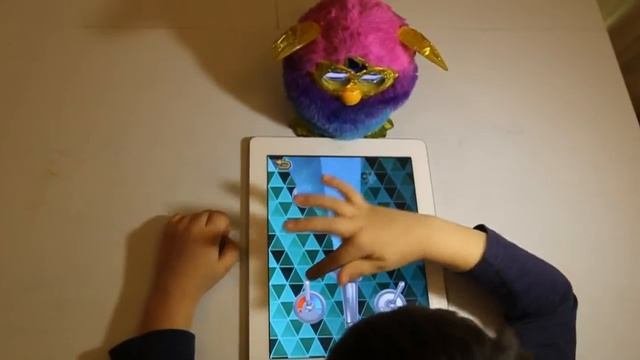 Игрушка furby - играем с furby boom от Hasbro на RomochkaTV.
