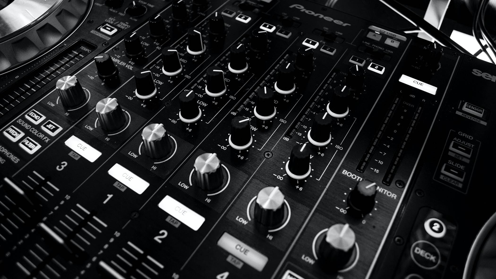 ? Electronic Music Experience From Clubs, Events, Festivals And Studio Sessions ??