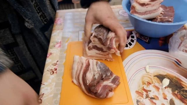 сало в луковой шелухе от канала Свой Среди Своих Кулинария Готовим вместе