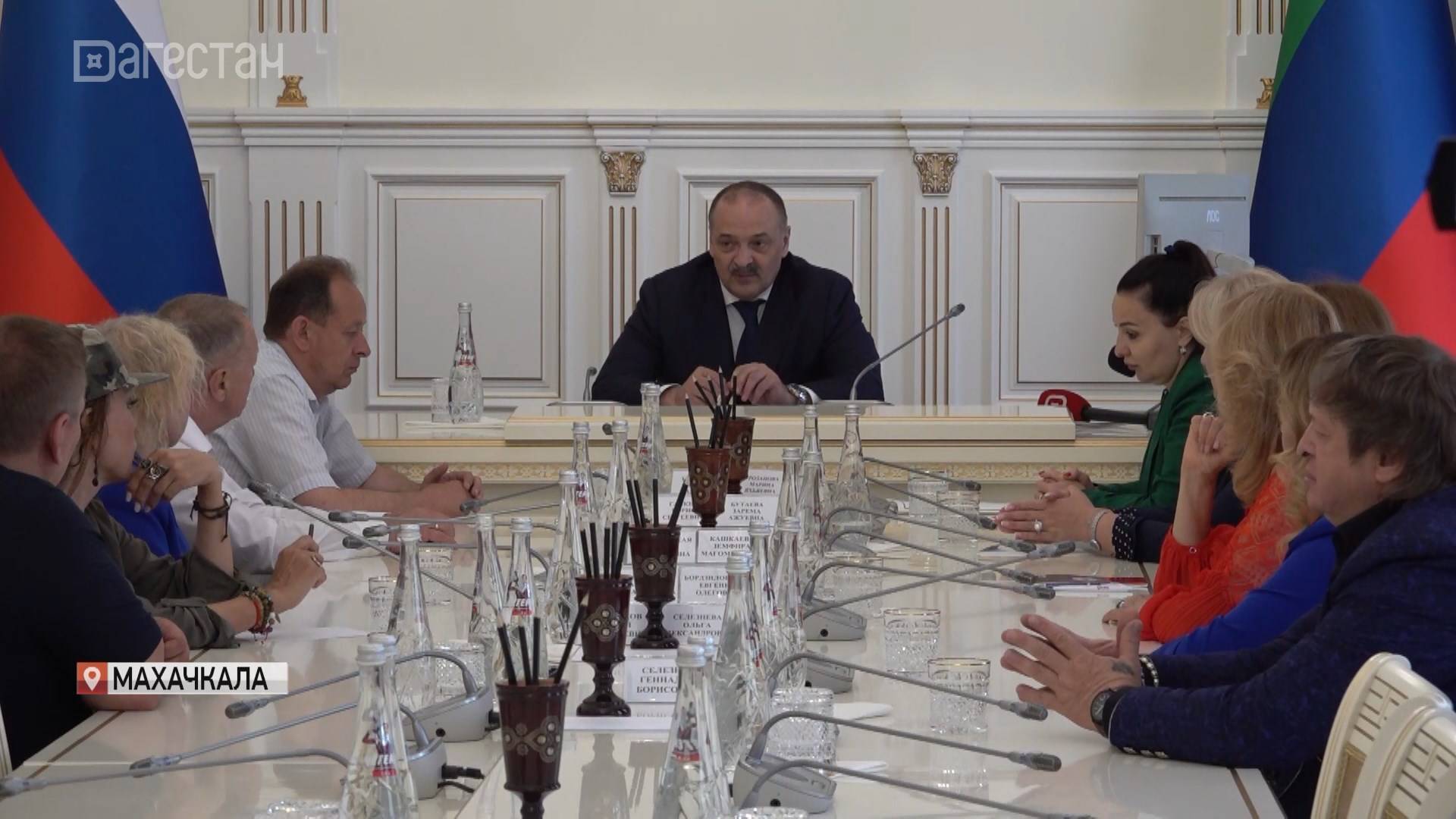 Глава Дагестана Сергей Меликов встретился с участниками движения «Живи, страна!»
