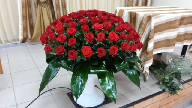 Ваза 111 роз