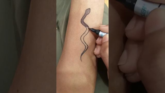 making 3d snake realistic designs with pen #shorts