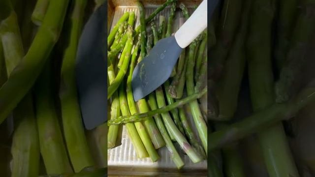 CRISPY BAKED CHEESY ASPARAGUS