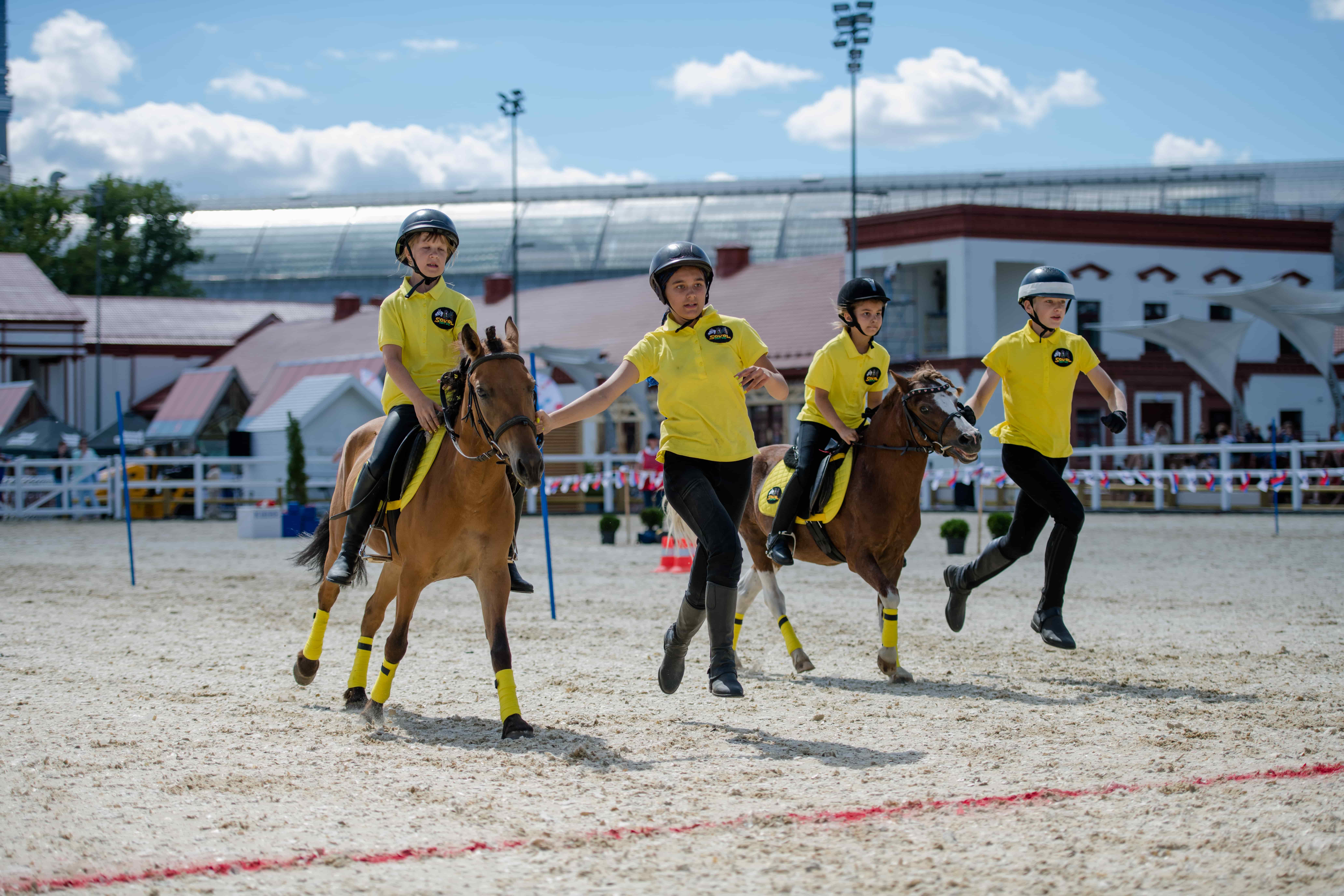 Пони-эстафета в Центре национальных конных традиций на ВДНХ