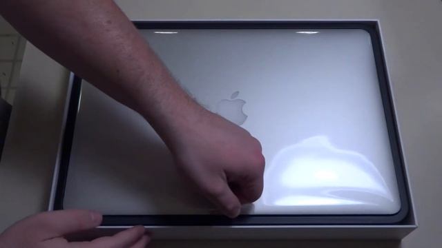 Apple MacBook Pro 15" with Retina Display (Late 2013) Unboxing