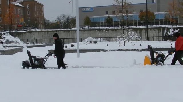 Трехступенчатый снегоуборщик vs двуххступенчатого