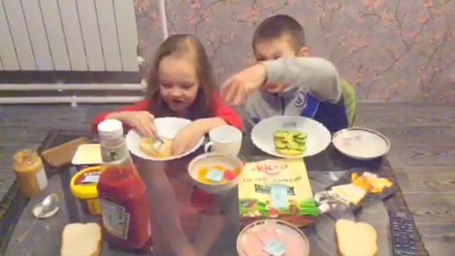 СЭНДВИЧ ЧЕЛЛЕНДЖ! Ем сэндвич с горчицей и шоколадом!SANDWICH CHELLENGE