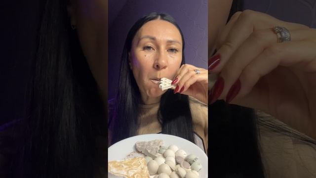 Хрустящие вафли ??АСМР хруст / Crispy waffles ??ASMR crunch eating