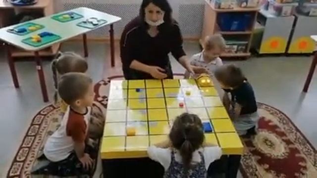 Использование функциональной развивающей игрушки "Робот пчела Вее-Воt"