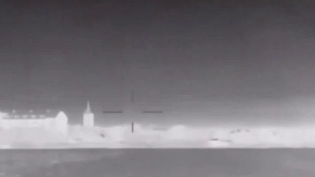 Атака морского укродрона на на 20-тонный катер IC16MII в Севастополе. Катер затоплен.
