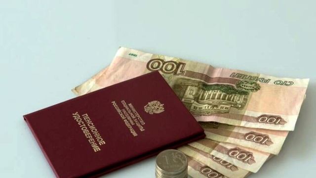 Работающим ПЕНСИОНЕРАМ готовят новый бонус - последние новости из Госдумы!