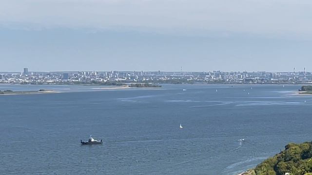 Вид на Казань с другого берега Волги
