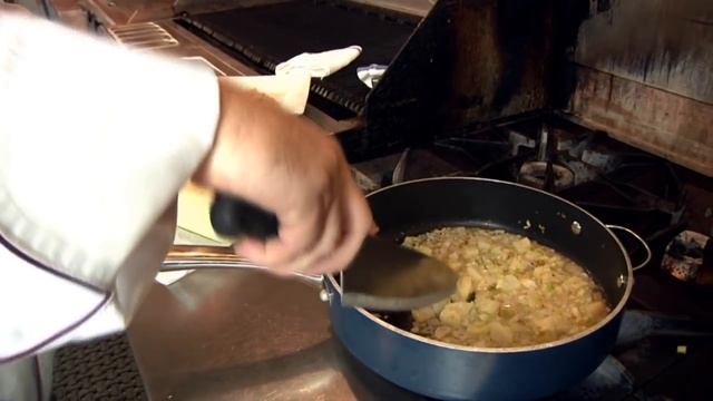New England Clam Chowder : Old Salt Restaurant (Hampton, NH)