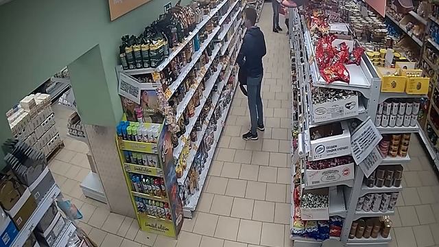 Полиция ищет «любителя» кофе в Чебоксарах (кража из Пятерочки)