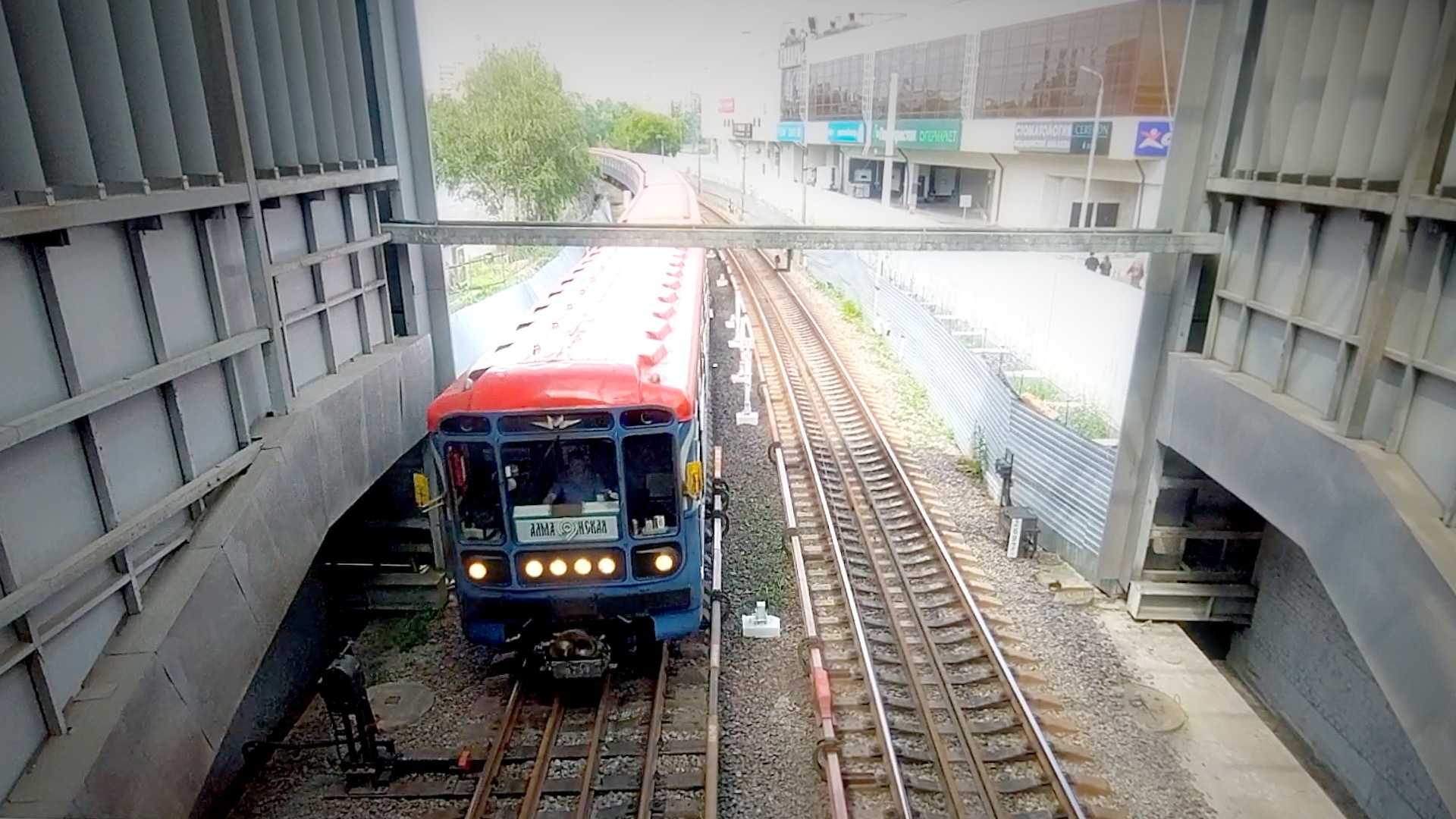 Смотрим старые номерные поезда метро в Москве / Видео про поезда