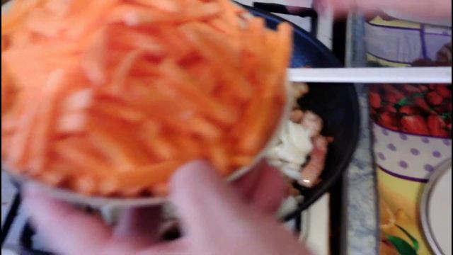 спагетти с мясом и стручковой фасолью