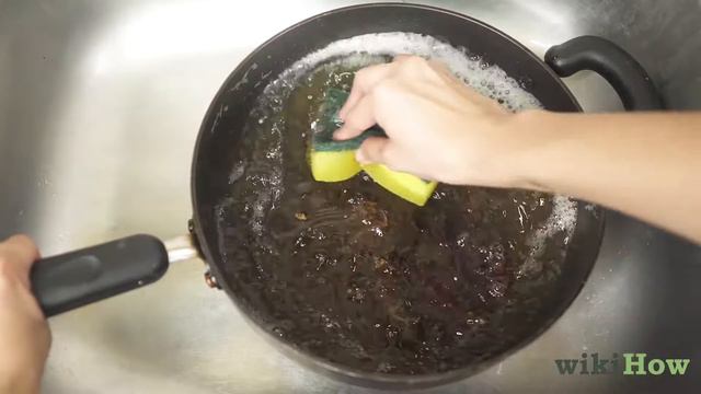 How to Clean a Burnt Pan