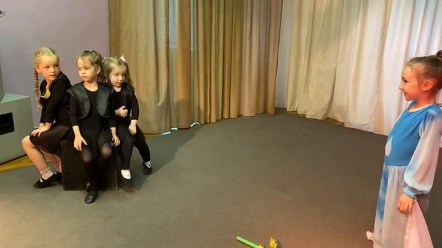 Спектакль «Туман над озером». Младшая группа театра.
