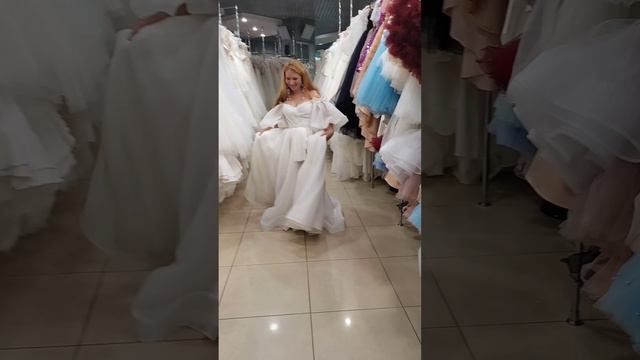 Парящие серьги, примерка