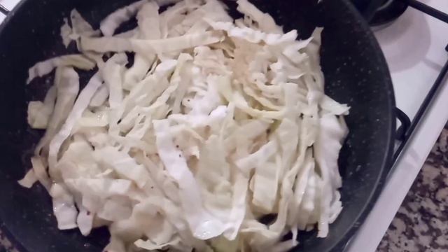 БЫСТРАЯ И ВКУСНАЯ ЗАКУСКА ИЗ  СЛЕГКА ПОЖАРЕННОЙ КАПУСТЫ
